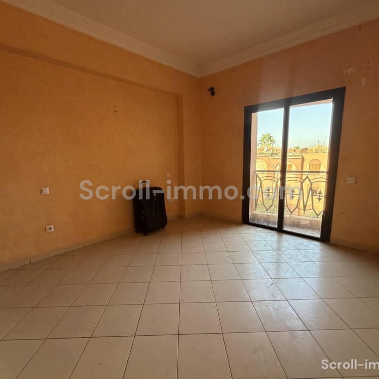 Exclusivité ! Appartement à rafraichir de 82 m² – Marrakech / Allal Fassi)