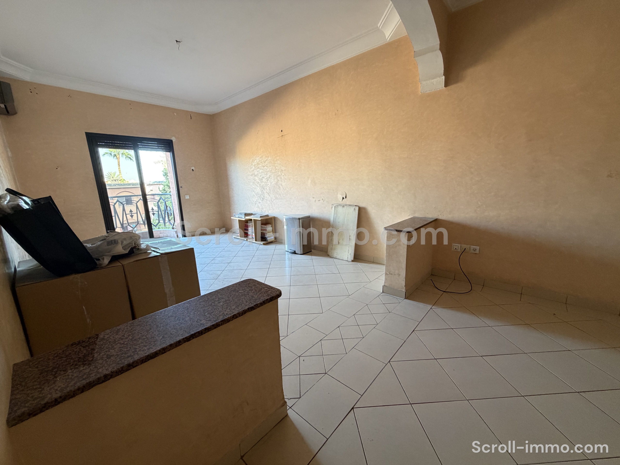 Exclusivité ! Appartement à rafraichir de 82 m² – Marrakech / Allal Fassi)