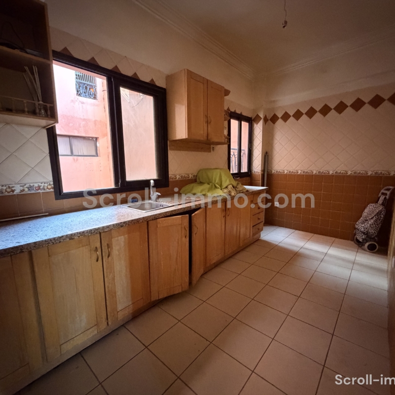 Exclusivité ! Appartement à rafraichir de 82 m² – Marrakech / Allal Fassi)