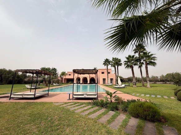 Villa de luxe – 2000m² à Route de l’Ourika
