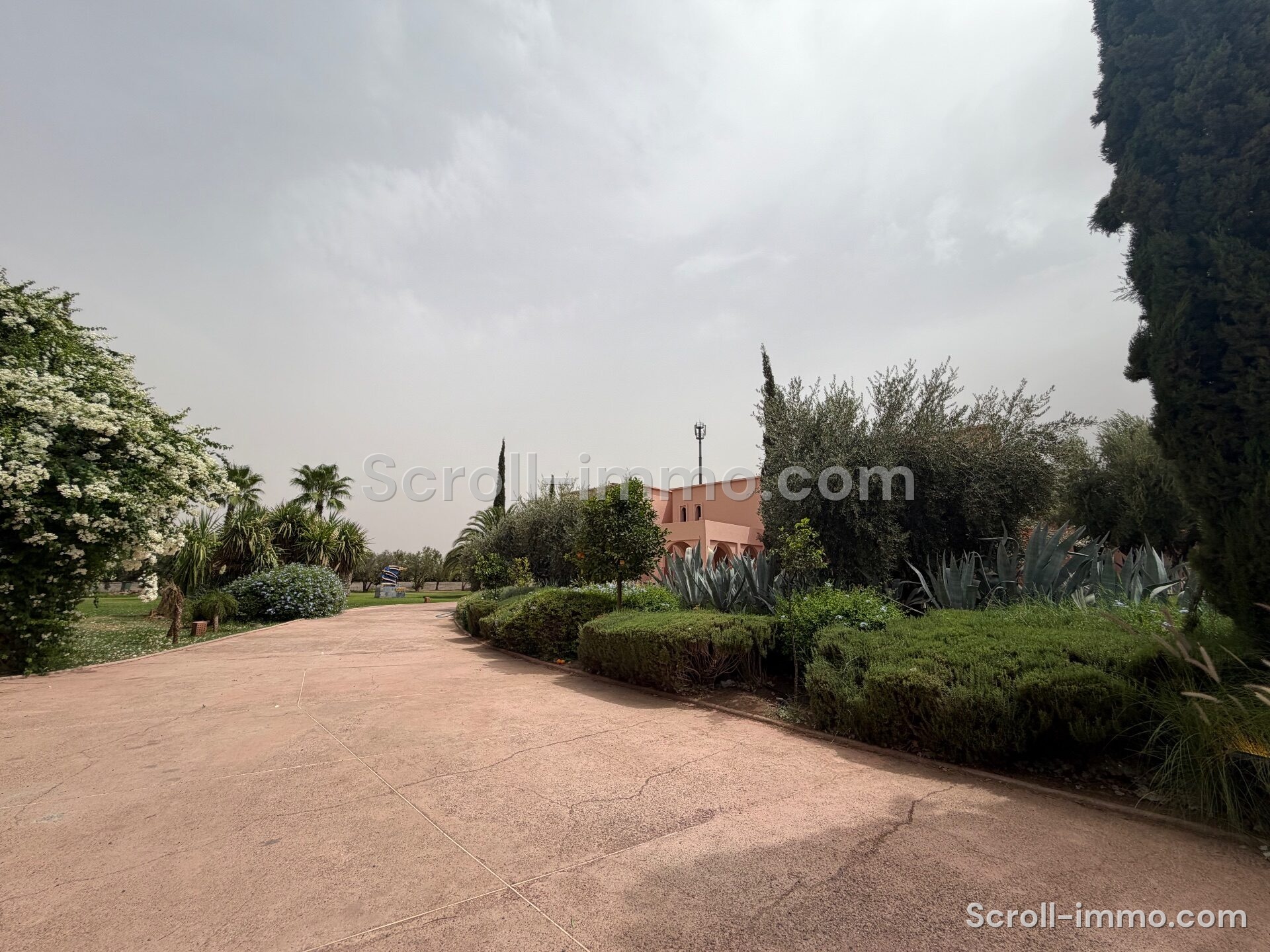 Villa de luxe – 2000m² à Route de l’Ourika