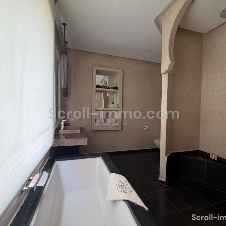 Villa de luxe – 2000m² à Route de l’Ourika