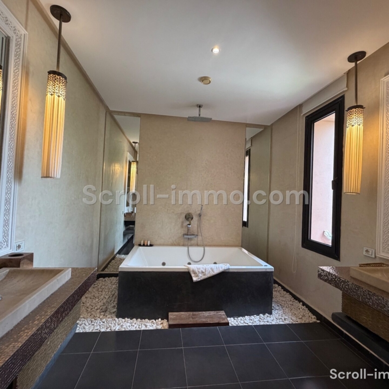Villa de luxe – 2000m² à Route de l’Ourika