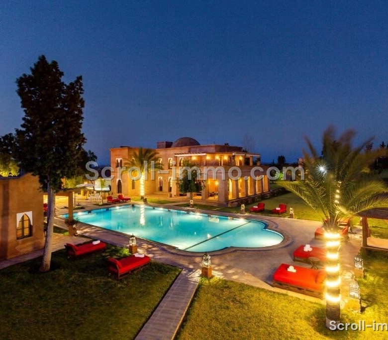 Villa contemporaine – 1600m² à Route de Fès