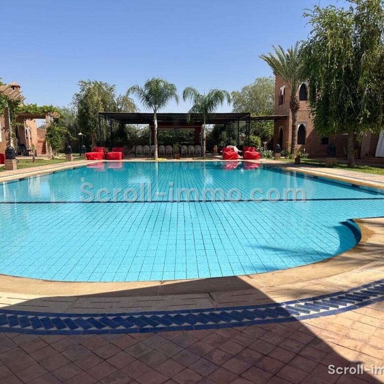 Villa contemporaine – 1600m² à Route de Fès