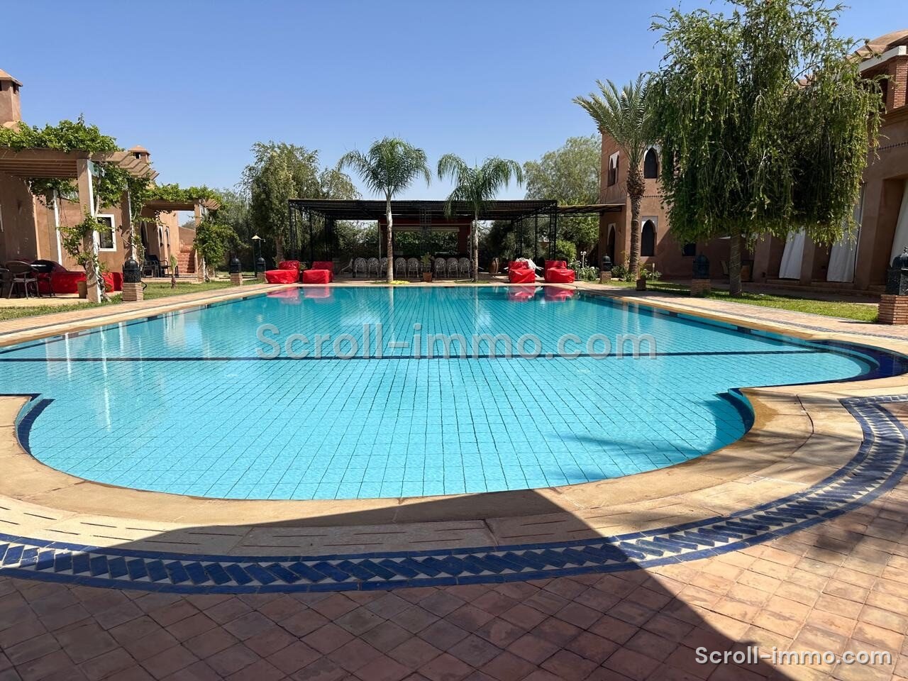 Villa contemporaine – 1600m² à Route de Fès