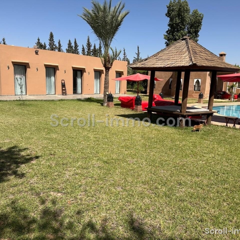 Villa contemporaine – 1600m² à Route de Fès