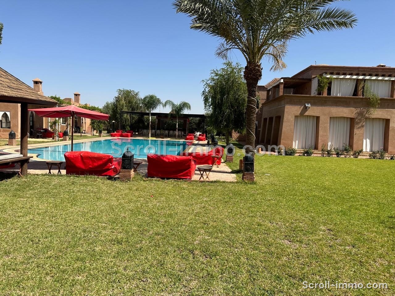 Villa contemporaine – 1600m² à Route de Fès