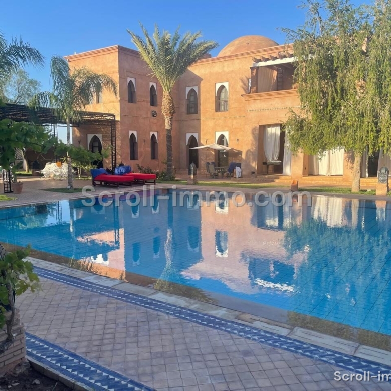 Villa contemporaine – 1600m² à Route de Fès