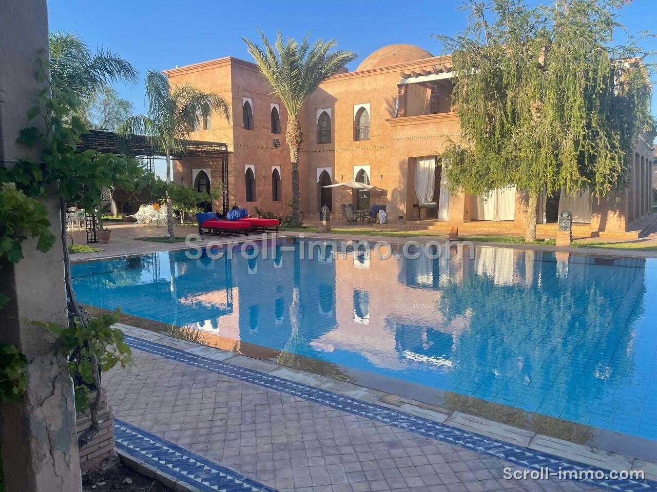 Villa contemporaine – 1600m² à Route de Fès