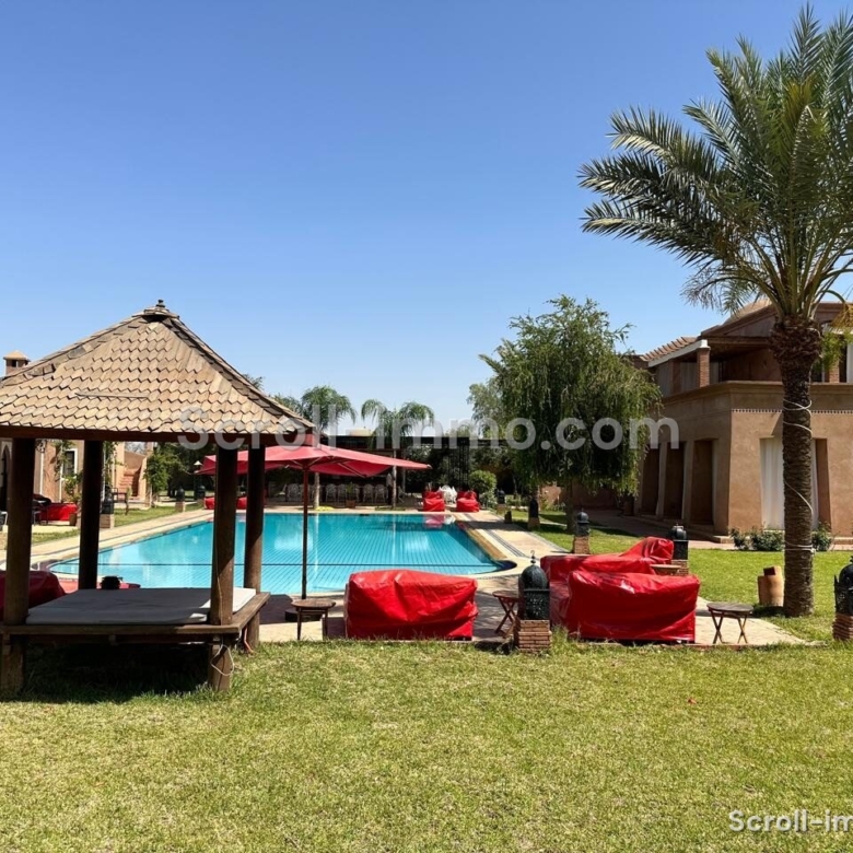 Villa contemporaine – 1600m² à Route de Fès