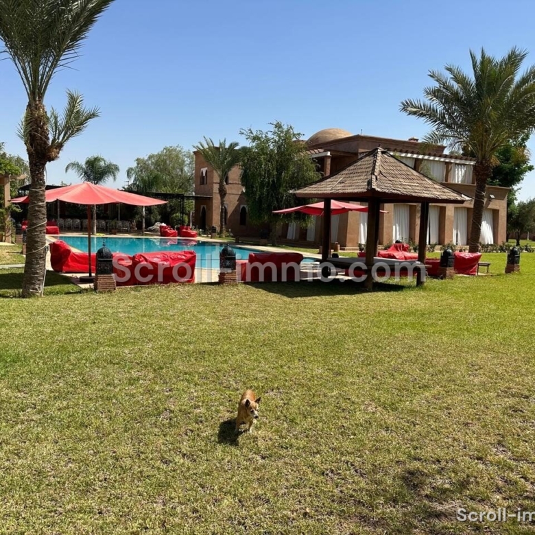 Villa contemporaine – 1600m² à Route de Fès