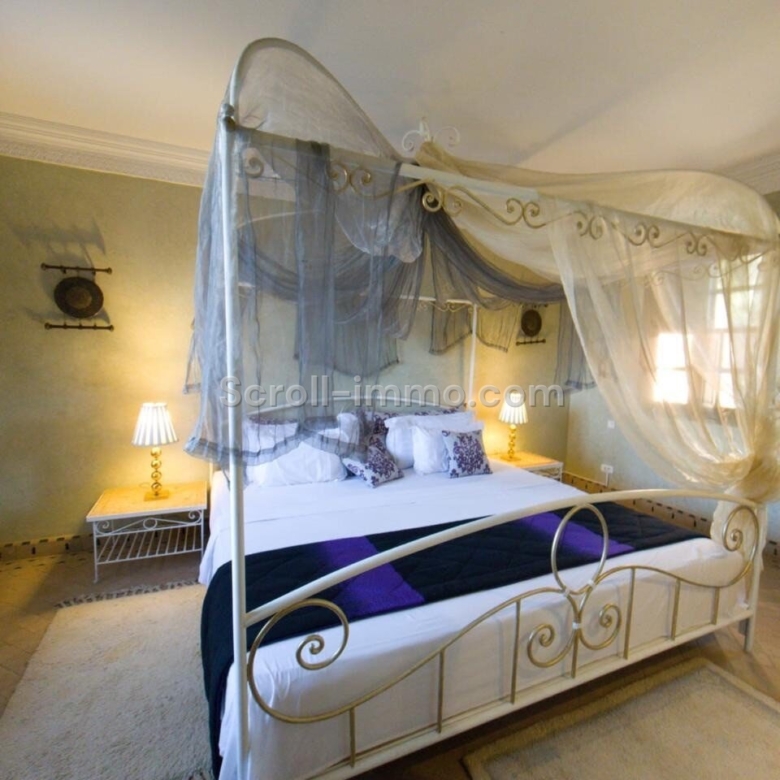 Villa contemporaine – 1600m² à Route de Fès