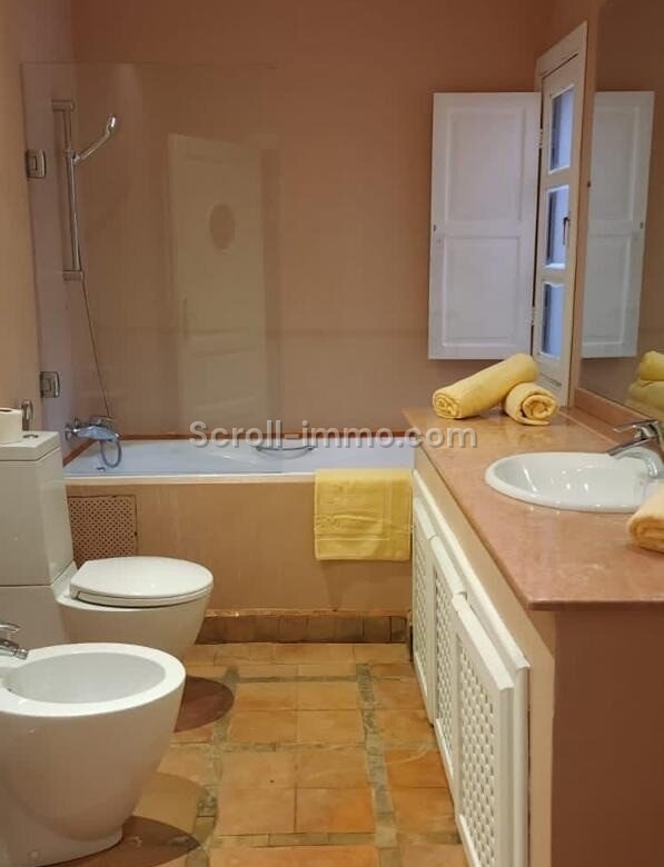 Villa contemporaine – 1600m² à Route de Fès