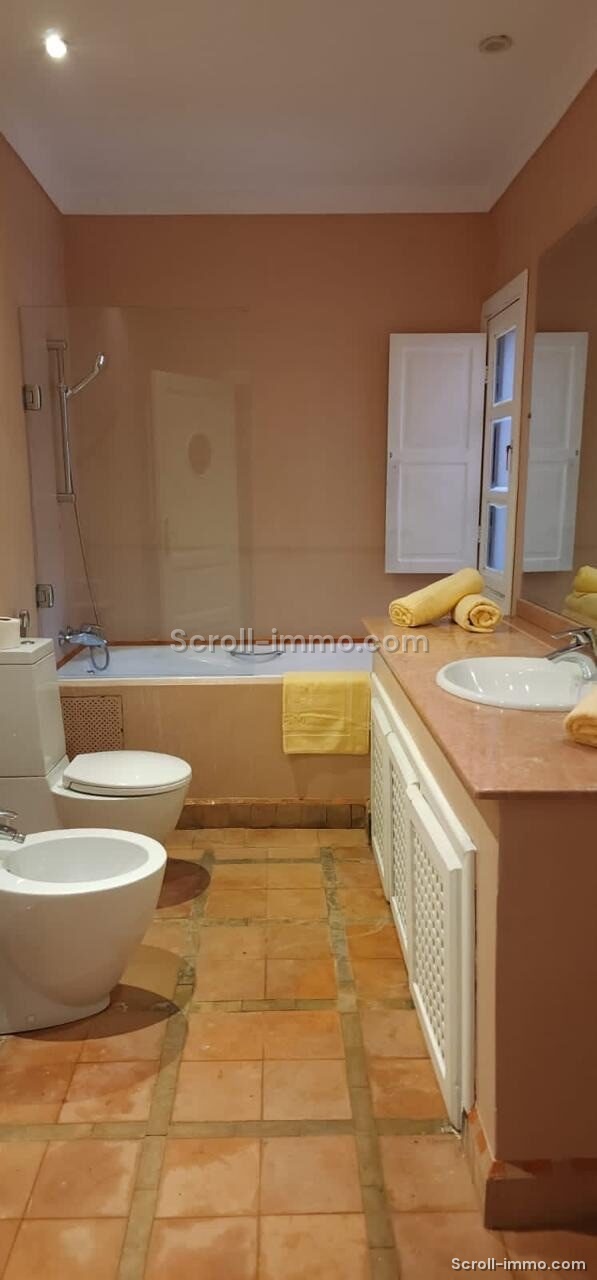 Villa contemporaine – 1600m² à Route de Fès