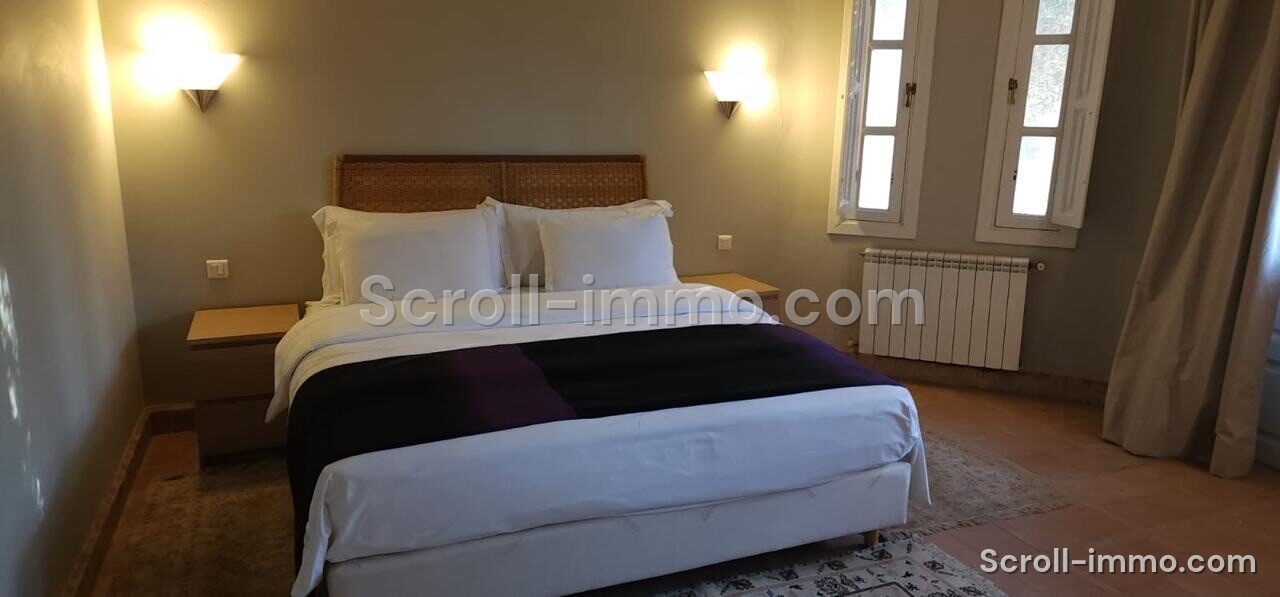 Villa contemporaine – 1600m² à Route de Fès