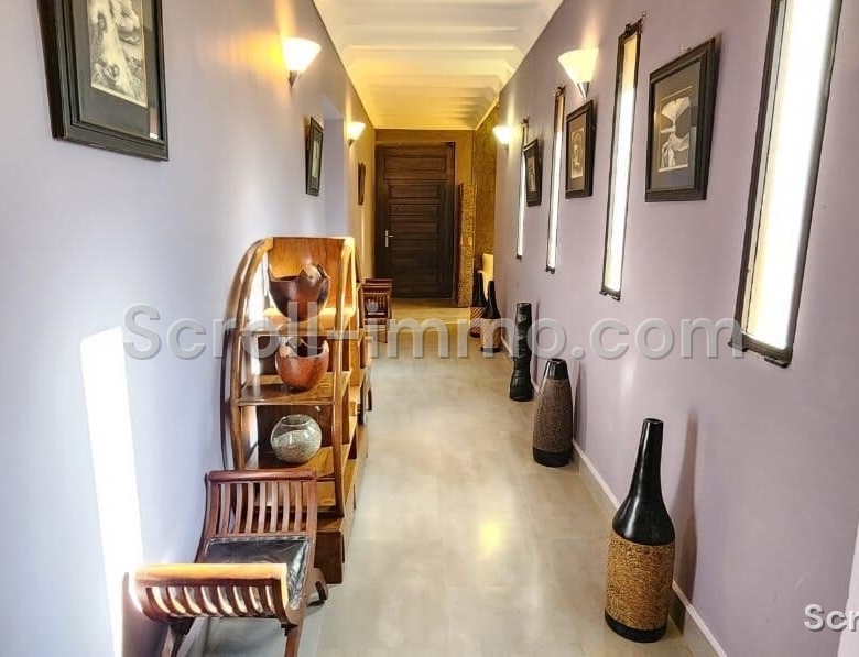 Villa contemporaine – 1600m² à Route de Fès