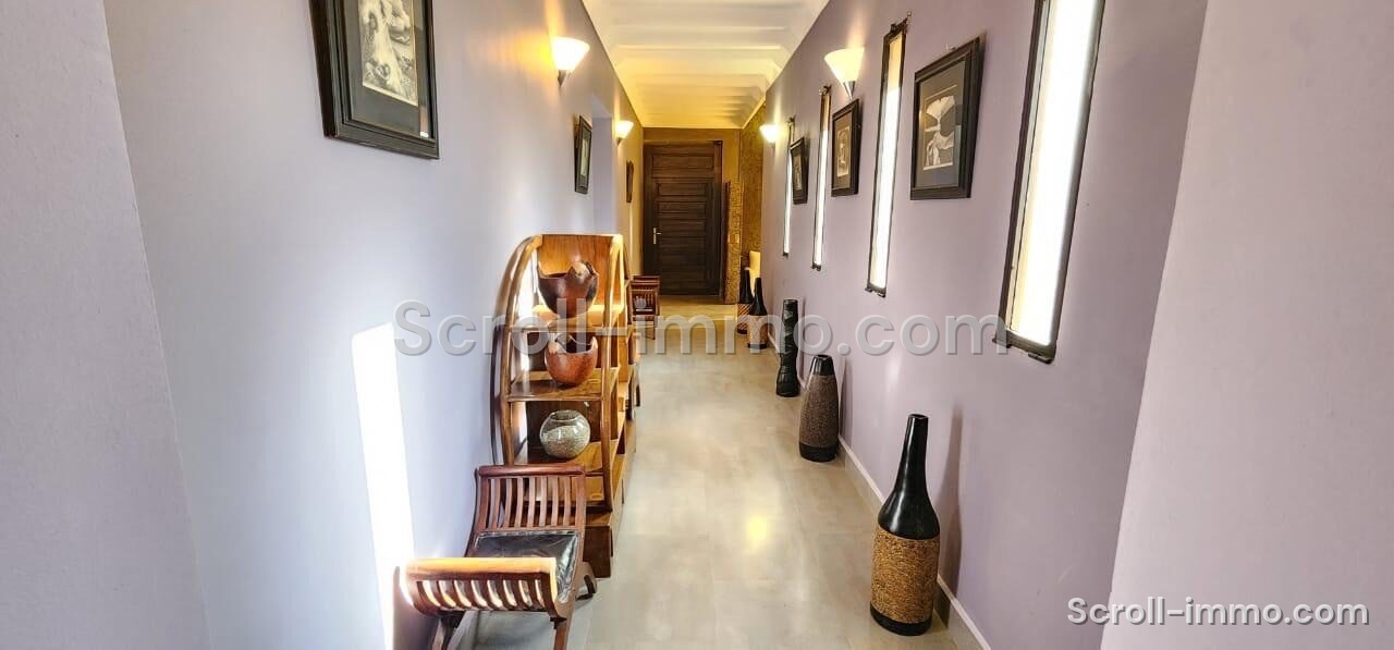 Villa contemporaine – 1600m² à Route de Fès
