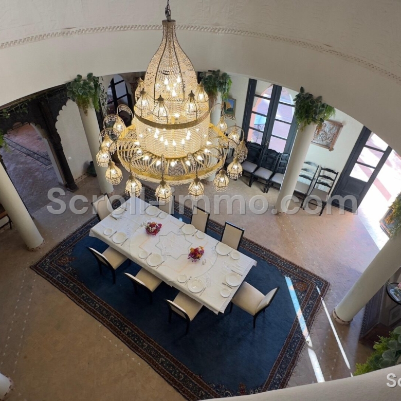 Villa contemporaine – 1600m² à Route de Fès