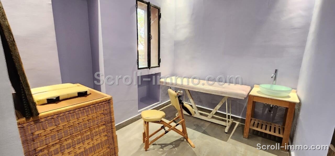 Villa contemporaine – 1600m² à Route de Fès