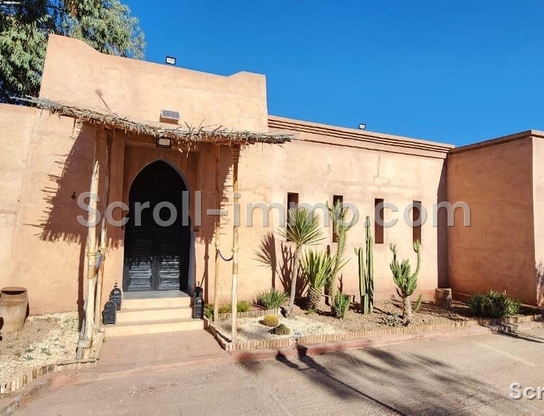 Villa contemporaine – 1600m² à Route de Fès