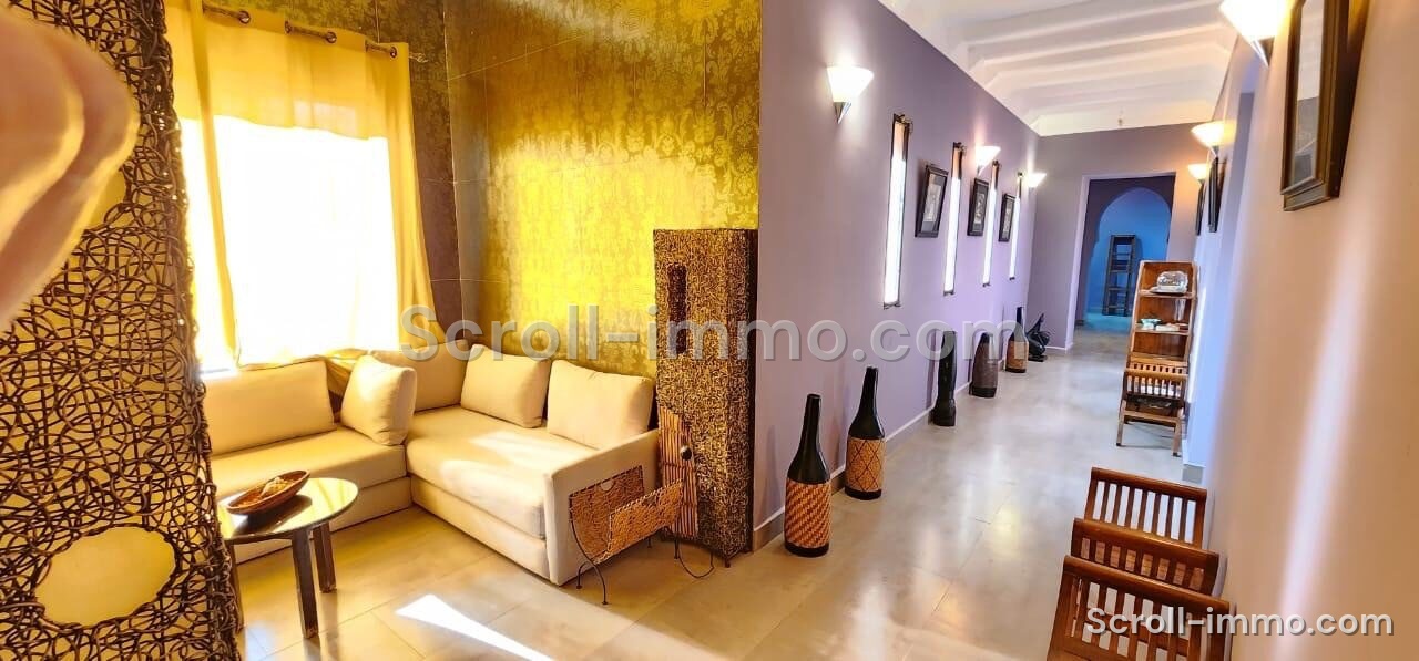 Villa contemporaine – 1600m² à Route de Fès