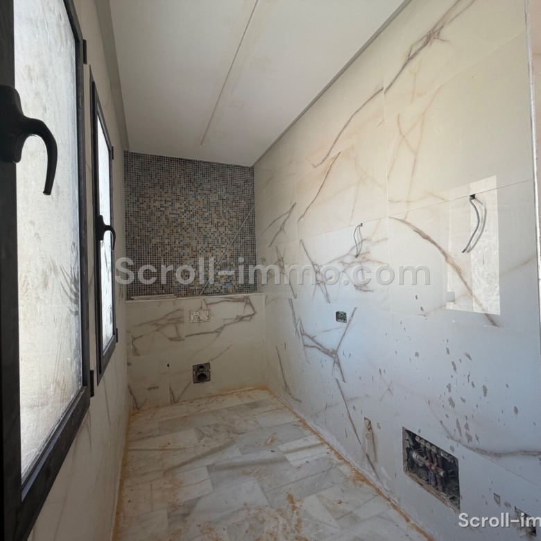 Villa en phase finale d’achèvement – 700m² à Route de Fès