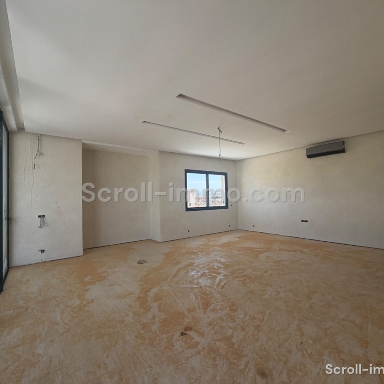 Villa en phase finale d’achèvement – 700m² à Route de Fès