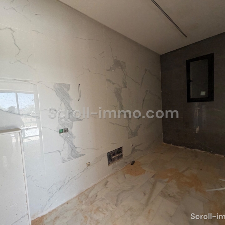 Villa en phase finale d’achèvement – 700m² à Route de Fès