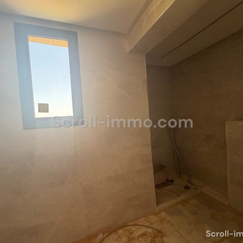 Villa en phase finale d’achèvement – 700m² à Route de Fès