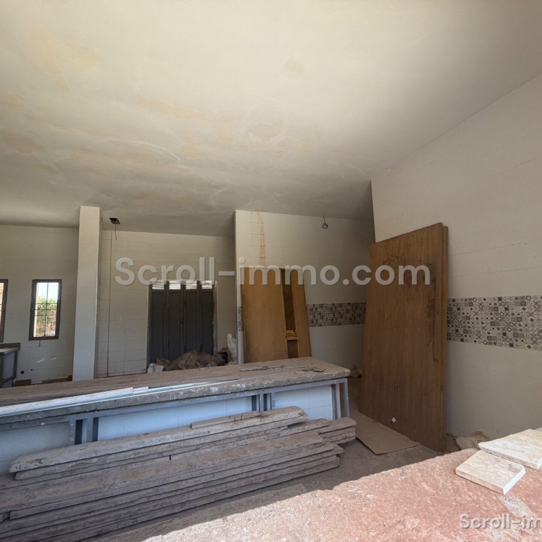 Villa en phase finale d’achèvement – 700m² à Route de Fès