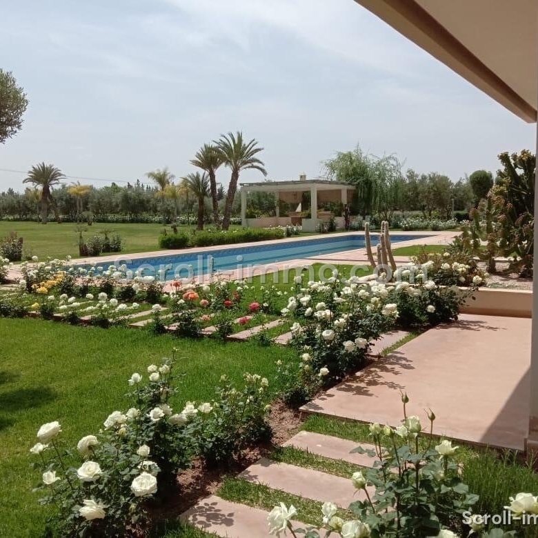 Villa d’exception – 2000m² à Route de l’Ourika