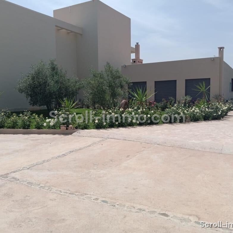 Villa d’exception – 2000m² à Route de l’Ourika