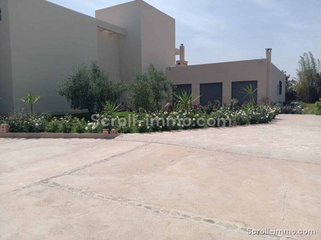 Villa d’exception – 2000m² à Route de l’Ourika
