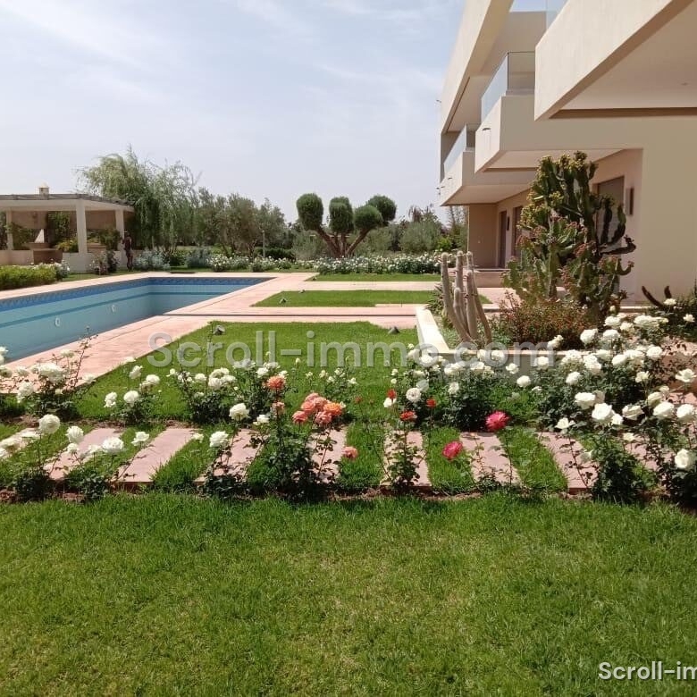 Villa d’exception – 2000m² à Route de l’Ourika