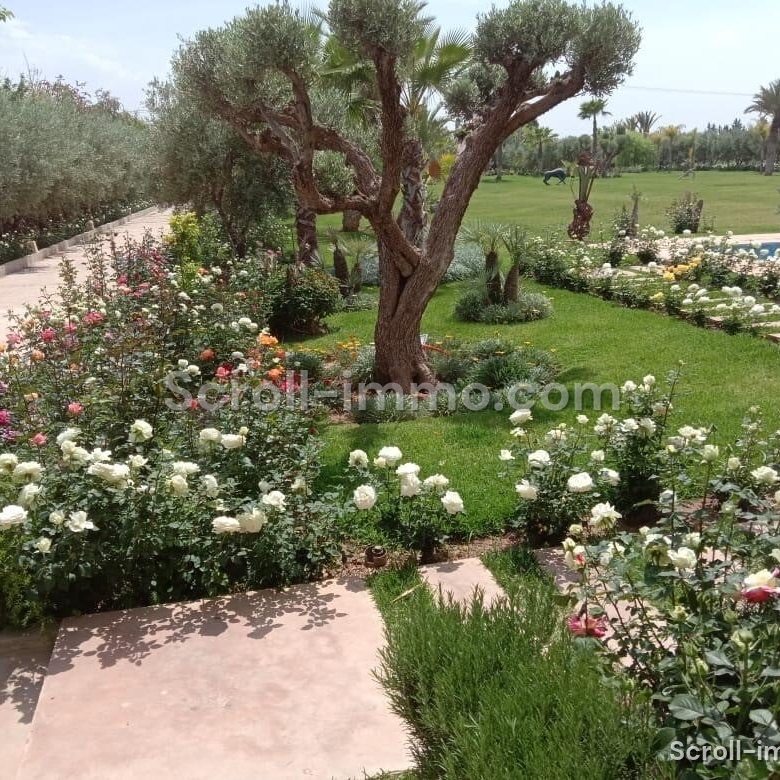 Villa d’exception – 2000m² à Route de l’Ourika