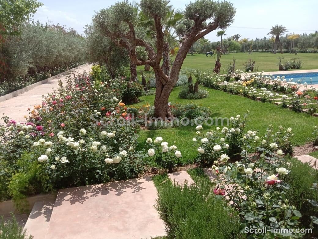 Villa d’exception – 2000m² à Route de l’Ourika