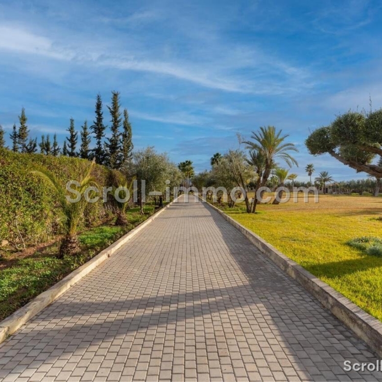 Villa d’exception – 2000m² à Route de l’Ourika