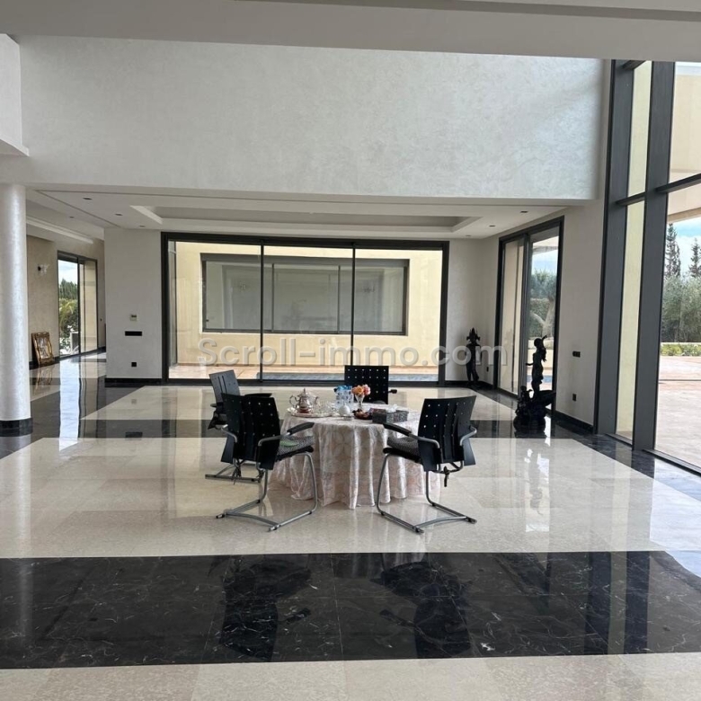 Villa d’exception – 2000m² à Route de l’Ourika