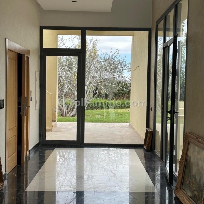 Villa d’exception – 2000m² à Route de l’Ourika