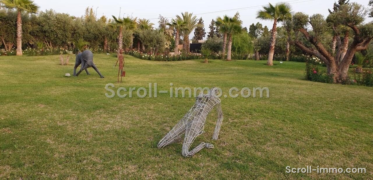 Villa d’exception – 2000m² à Route de l’Ourika