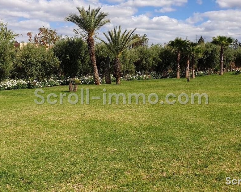 Villa d’exception – 2000m² à Route de l’Ourika
