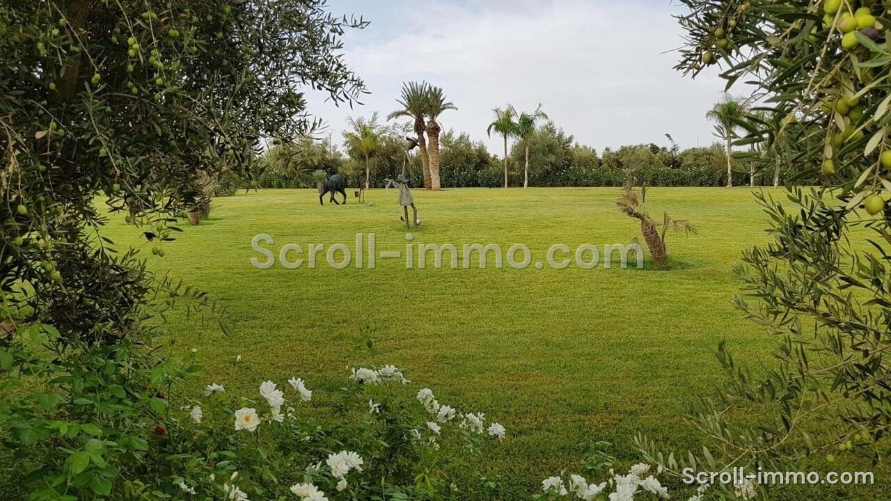 Villa d’exception – 2000m² à Route de l’Ourika