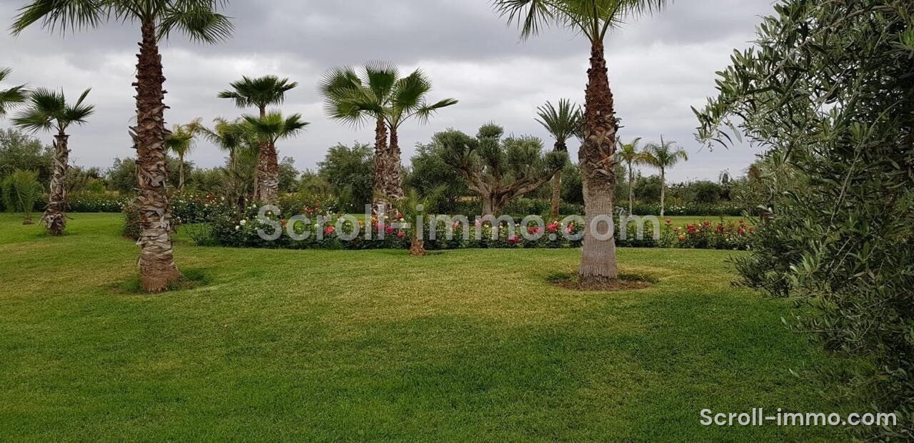 Villa d’exception – 2000m² à Route de l’Ourika