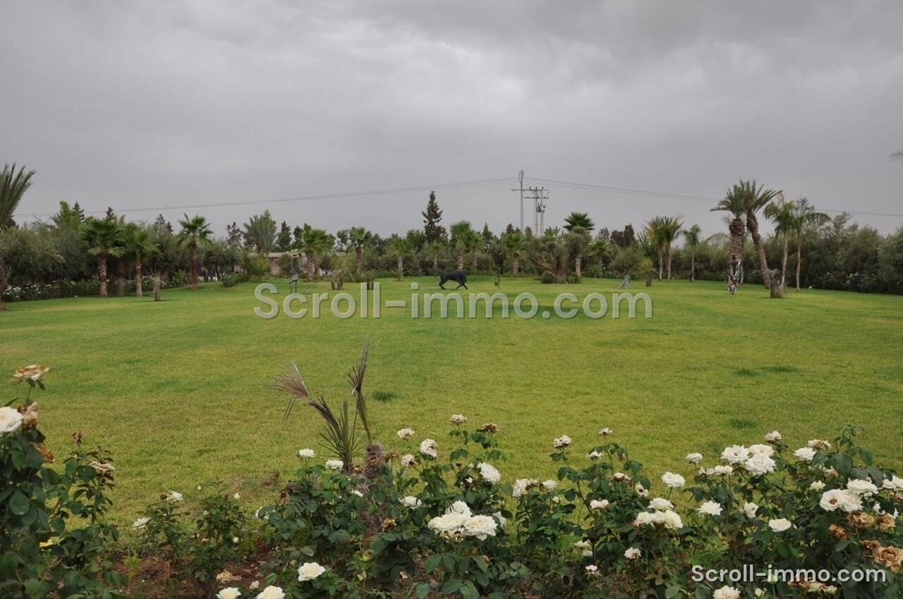 Villa d’exception – 2000m² à Route de l’Ourika