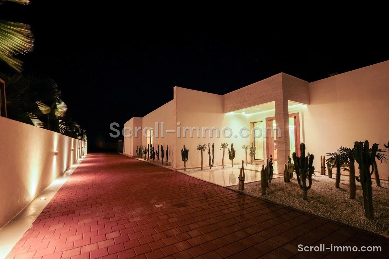 Villa d’exception – 350m² à Route de Ouarzazate
