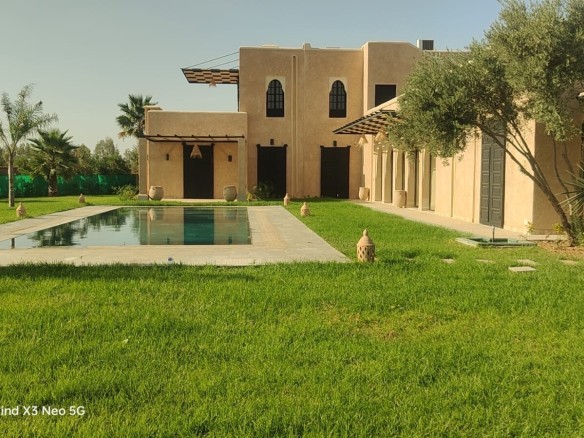 Villa d’exception – 300m² à Route de Ouarzazate