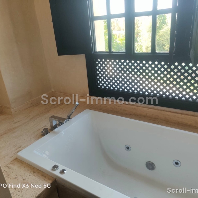 Villa d’exception – 300m² à Route de Ouarzazate