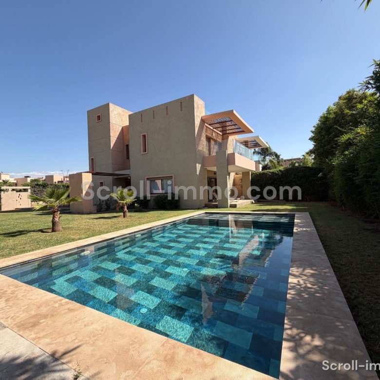 Villa d’exception – 300m² à Route de Tahannaout