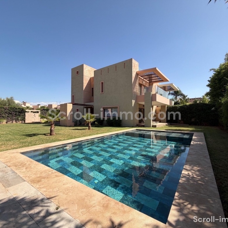 Villa d’exception – 300m² à Route de Tahannaout